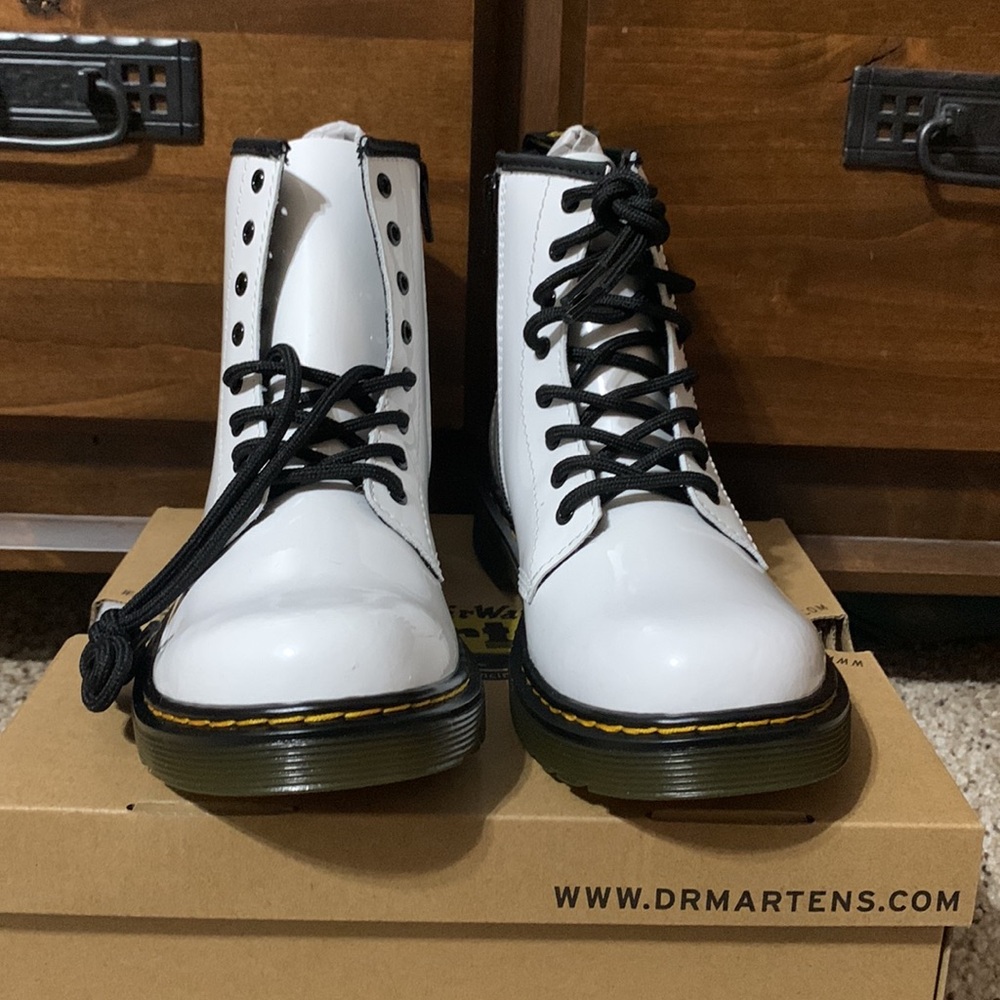 Dr. Martens 1460 white patent lamper boots - Picture 2 of 11